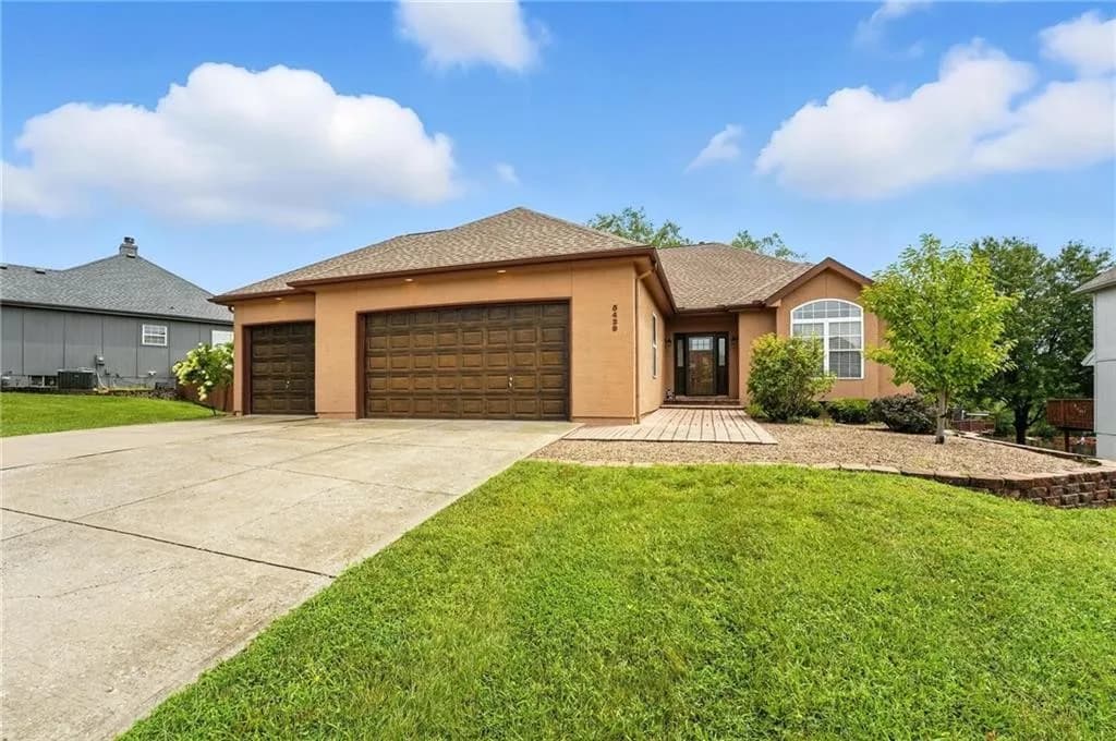 Listing photo 1